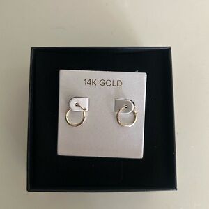 14K Gold Small Hoop Earrings - Classic Yellow Gold